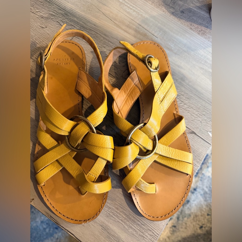 Sezane Mustard Sandals ☀️